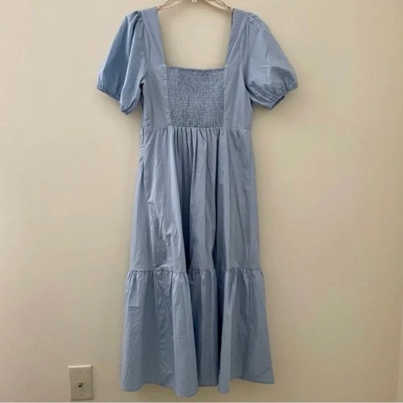 ASTR the Label Light Blue Poplin Puff Sleeve Tiered Midi Dress
NWT size M - Picture 3 of 6